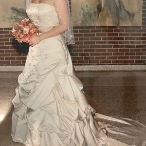 Oleg Cassini Wedding dress